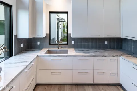 $5,495,000 | 6850 East Joshua Tree Lane, Paradise Valley, AZ 85253