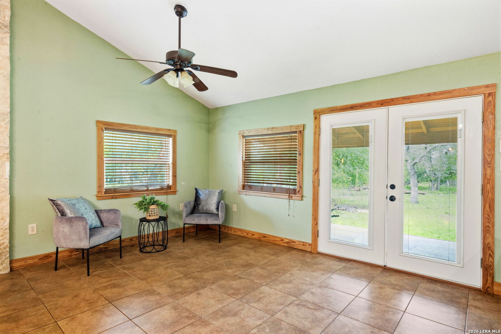 340 Rio Oak Road Pipe Creek, TX 78063 - Photo 12 of 39