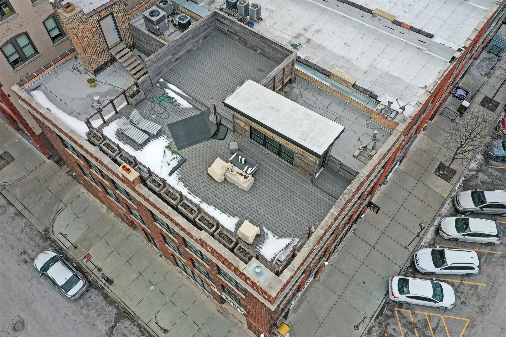 935 West Randolph Street, Unit PH Chicago, IL 60607 - Photo 31 of 35 an aerial view of a house