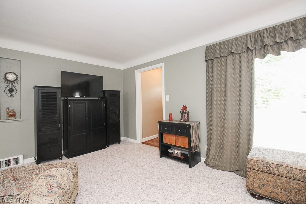 1304 Churchill Road Lyndhurst, OH 44124 - Photo 4 of 26