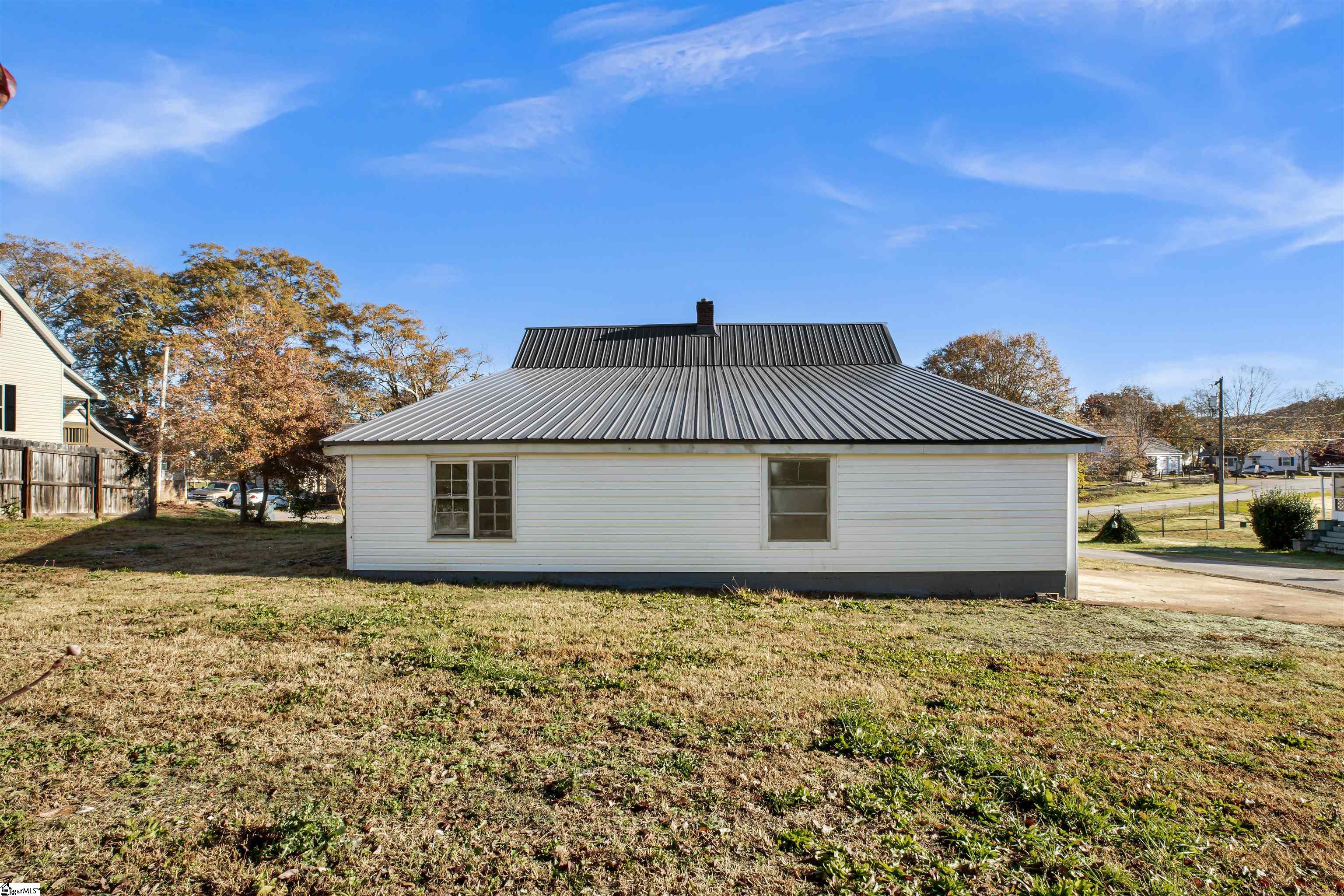 19 Adger Street Pelzer, SC 29669 - Photo 4 of 24