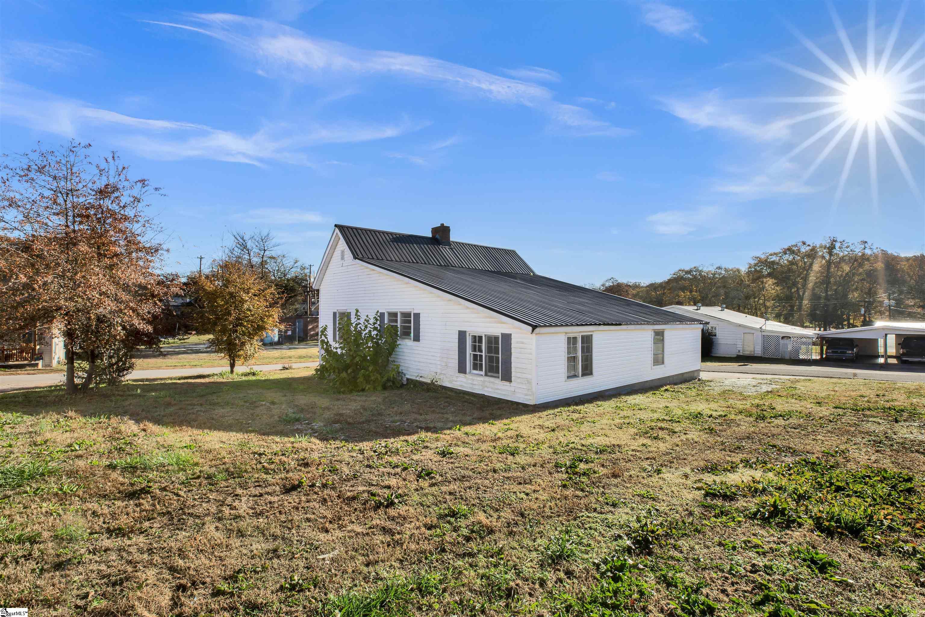 19 Adger Street Pelzer, SC 29669 - Photo 5 of 24