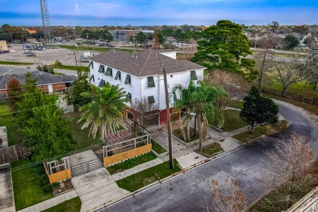 $850,000 | 107 West Brooks Street, New Orleans, LA 70124
