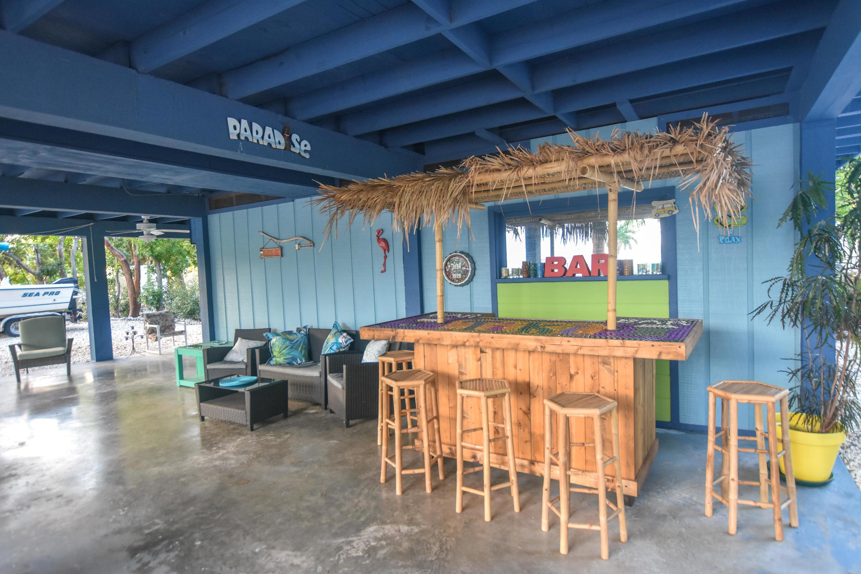 216 Coral Road Islamorada, FL 33036 - Photo 18 of 34 Entertainment area-1