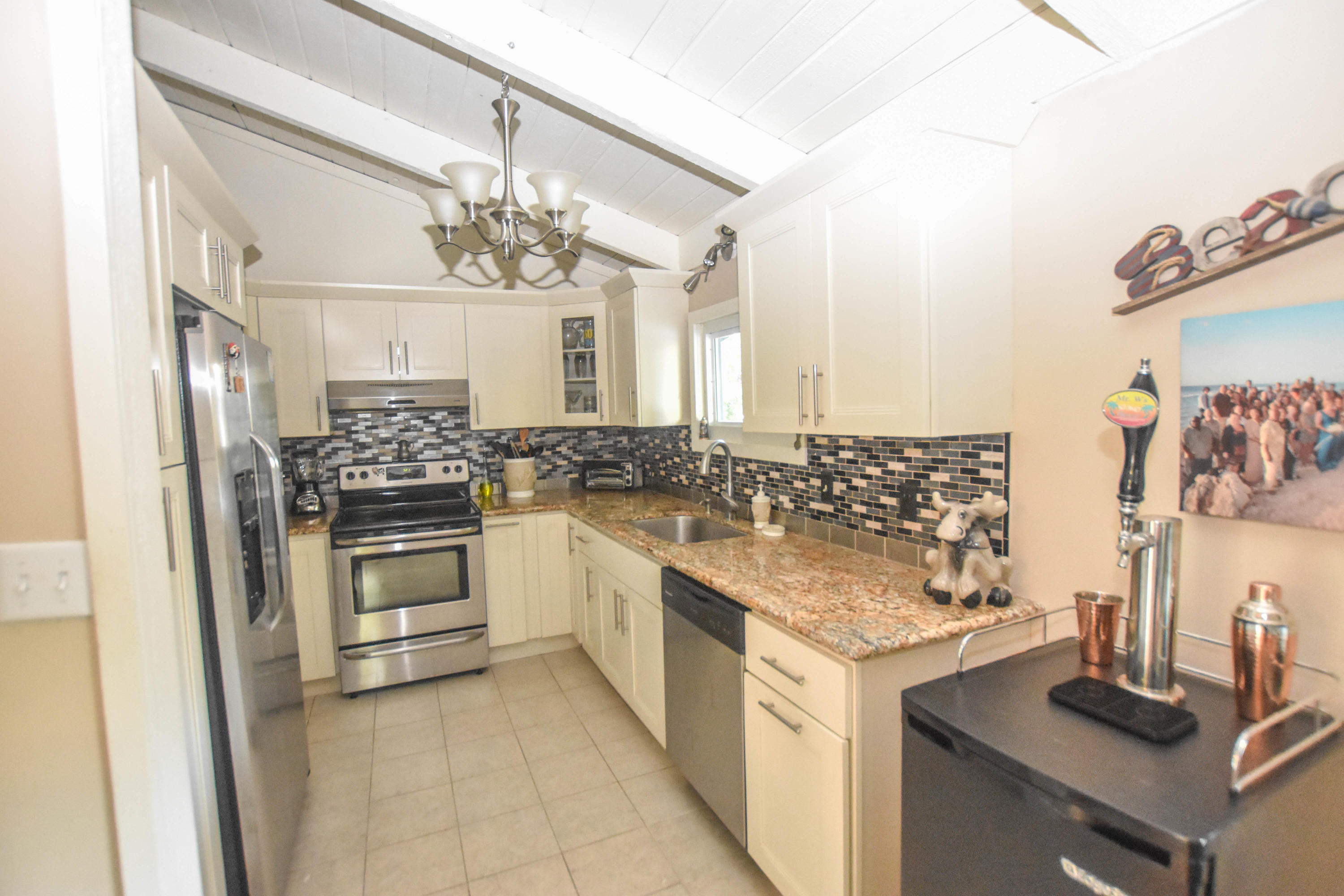 216 Coral Road Islamorada, FL 33036 - Photo 7 of 34 Kitchen-1