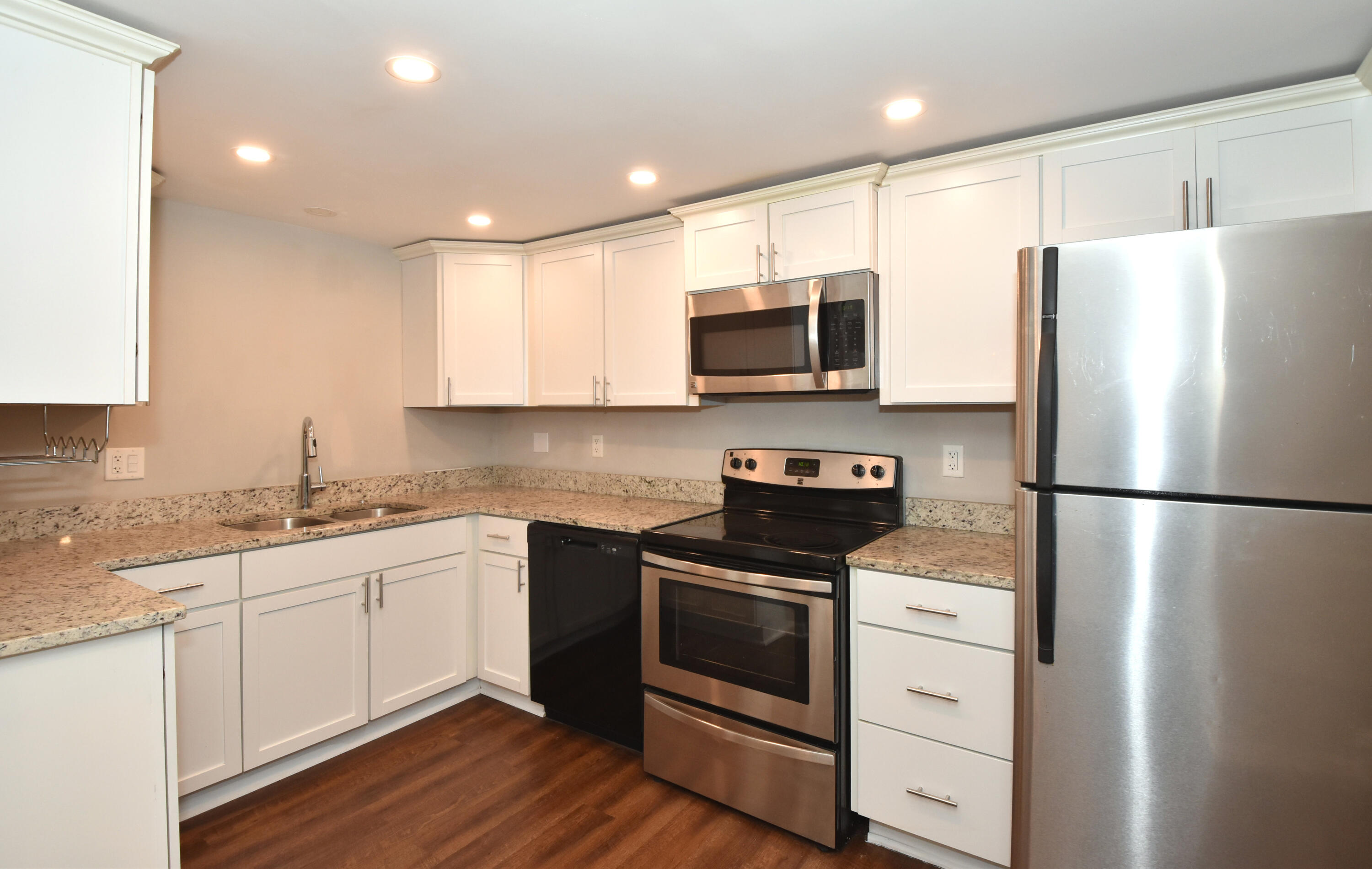 111 11th Street, Unit 1CN Racine, WI 53403 - Photo 13 of 49 Kitchen