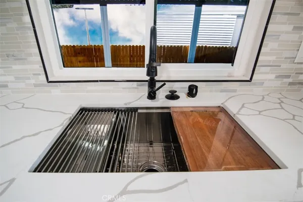 a view of empty room with window