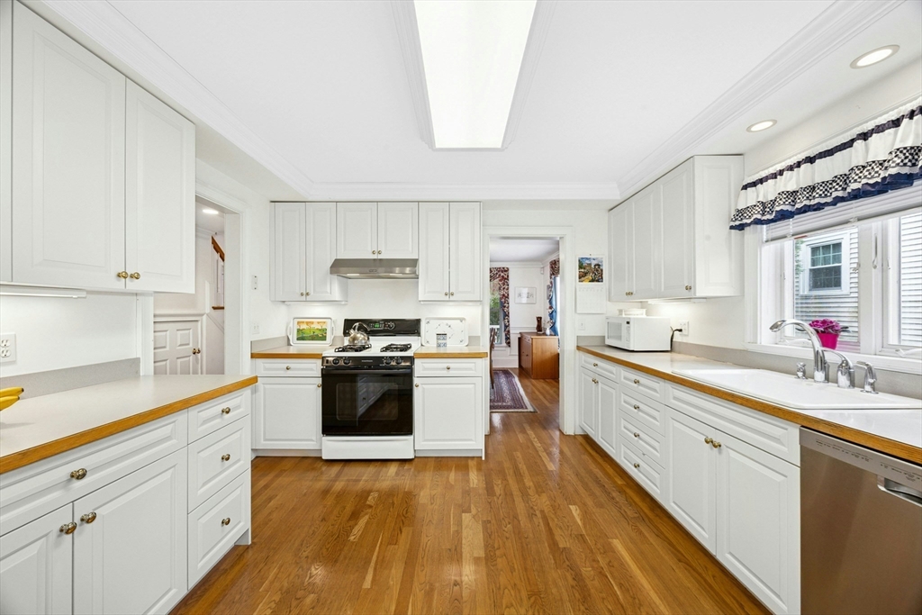 69 Bridge Street Lexington, MA 02421 - Photo 16 of 38