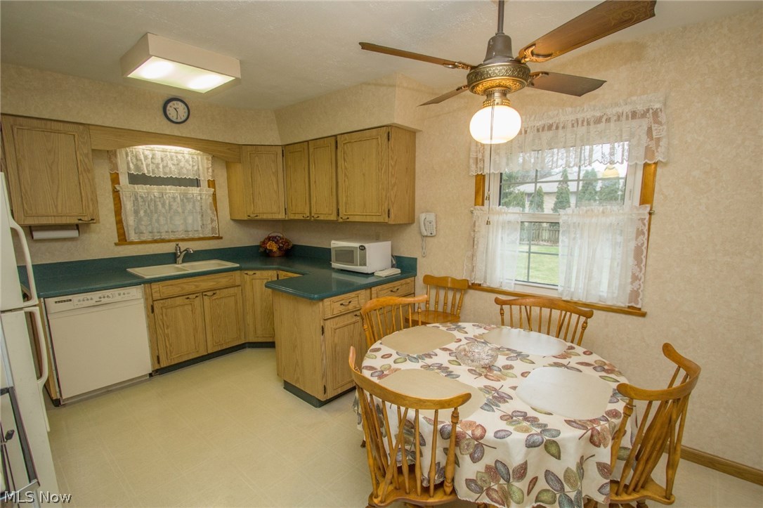 10117 Biddulph Road Cleveland, OH 44144 - Photo 4 of 35 Gallery Image 4