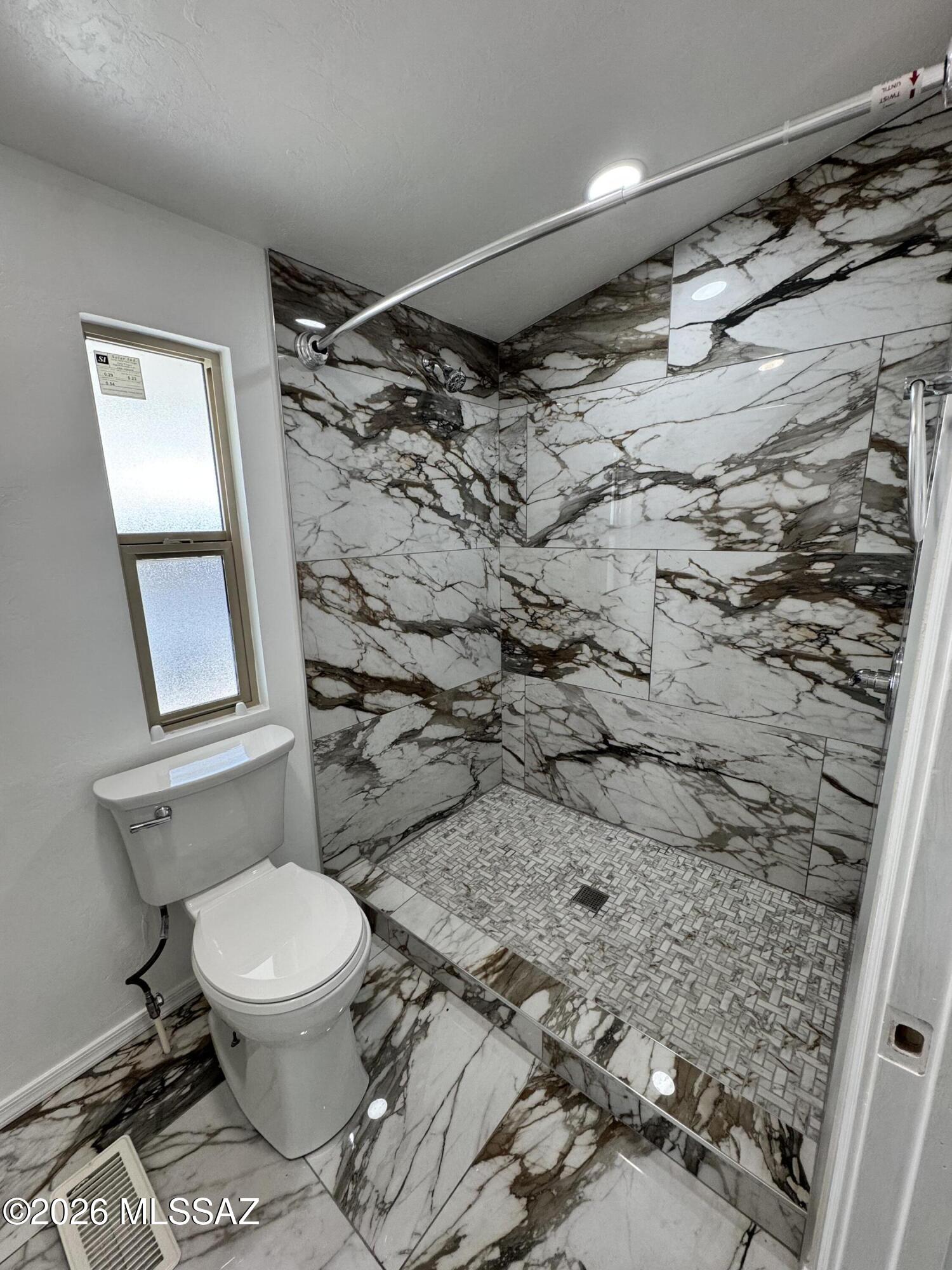 4675 South Harrison Road, Unit 88 Tucson, AZ 85730 - Photo 15 of 19 15_Master_Bathroom_2