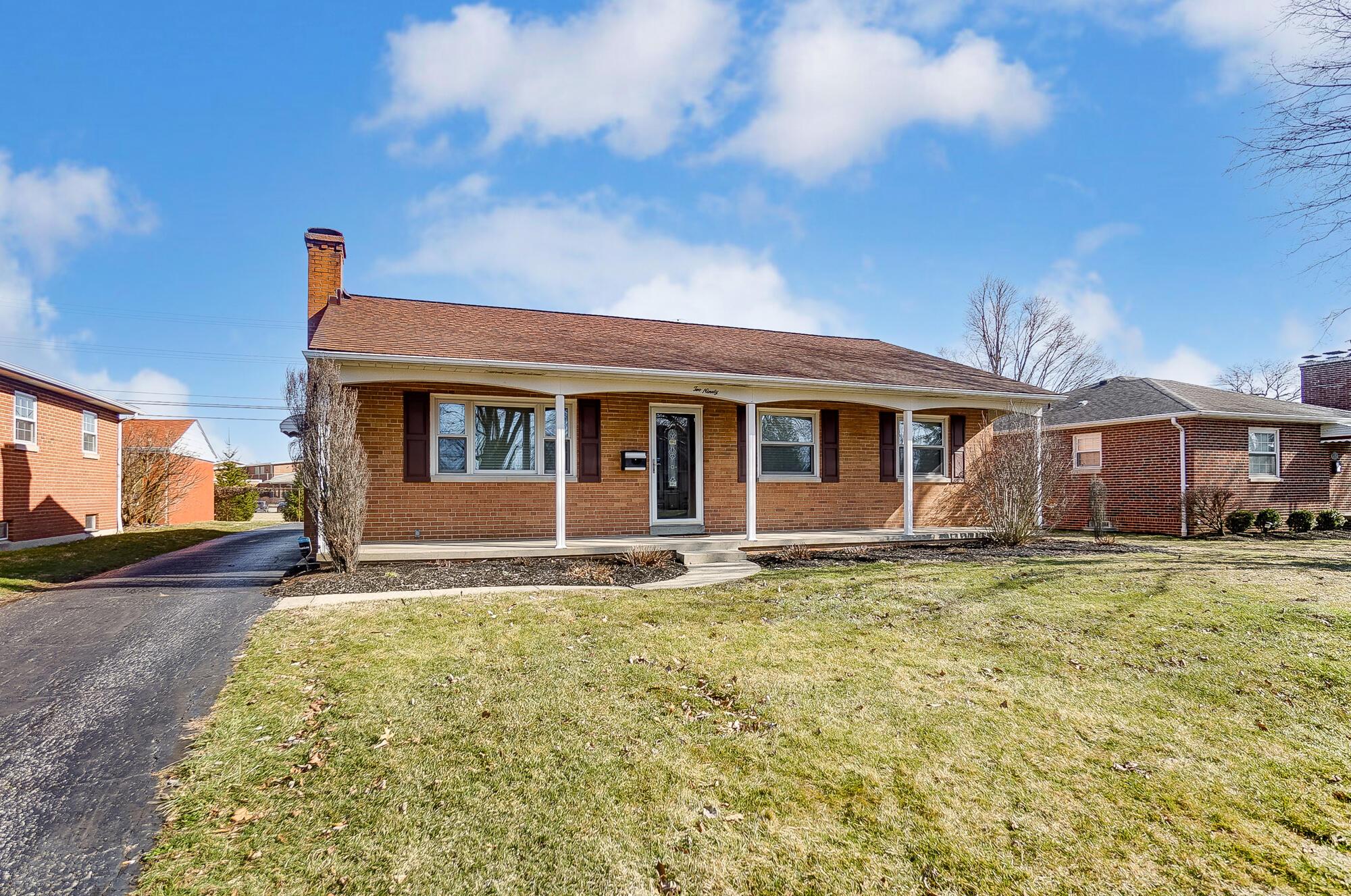 290 Topsfield Road Columbus, OH 43228 - Photo 3 of 45 003