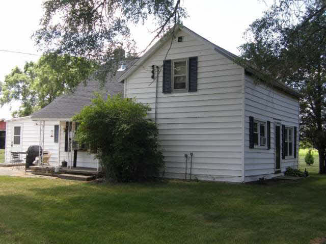 8103 West Gary Road Chesaning, MI 48616 - Photo 10 of 12 21185023-9.JPG