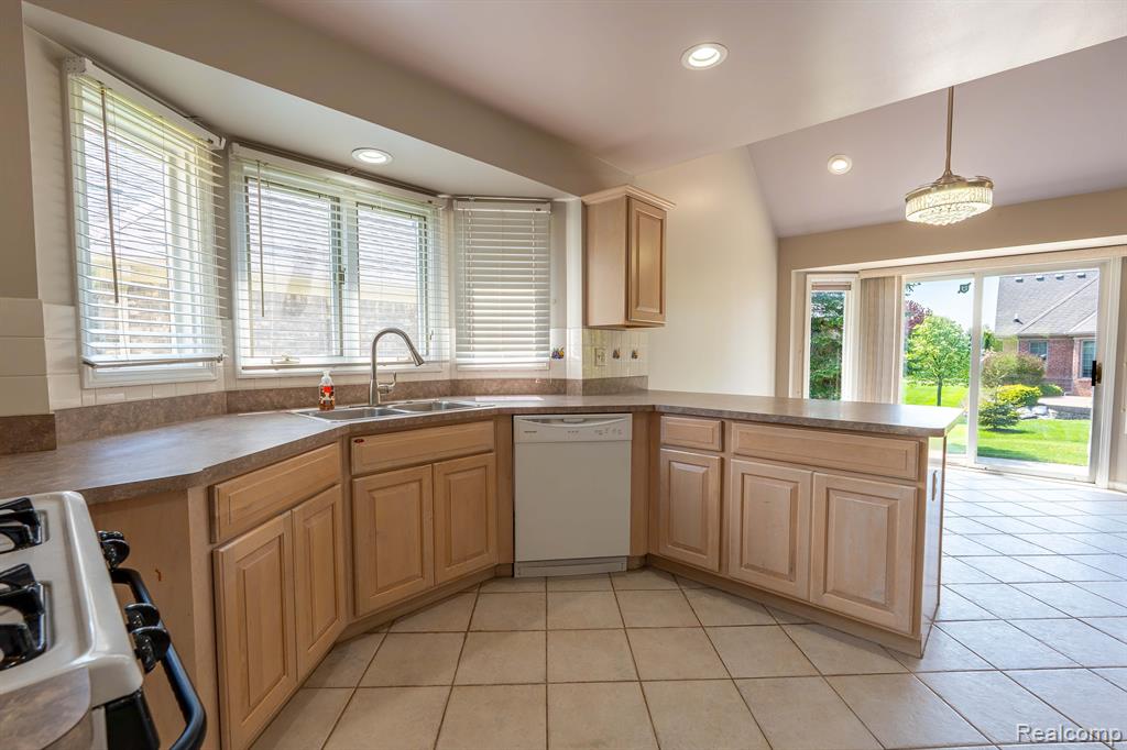 52201 Boland Road Chesterfield, MI 48047 - Photo 17 of 36