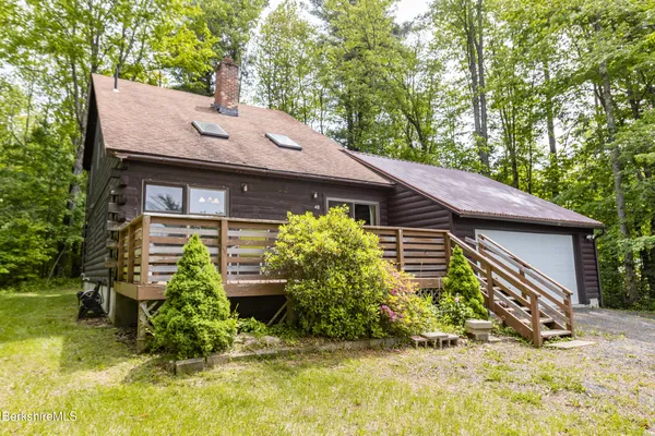 $525,000 | 48 Canterbury Lane, Hinsdale, MA 01235