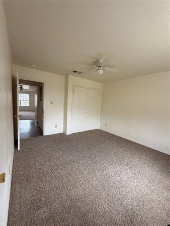$950 | 2300 Stone Hollow Drive, Unit 206, Brenham, TX 77833
