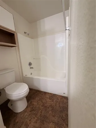 $950 | 2300 Stone Hollow Drive, Unit 206, Brenham, TX 77833