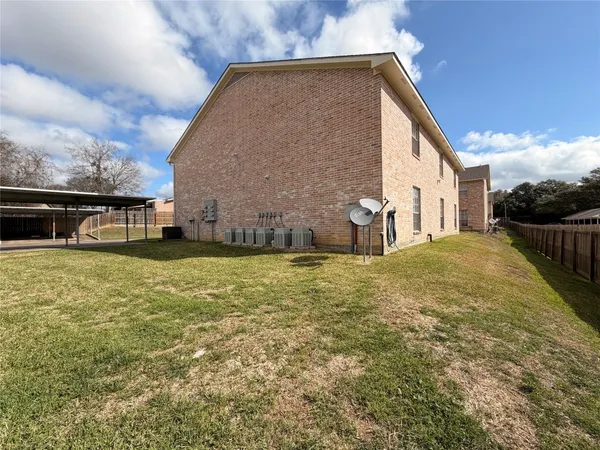 $950 | 2300 Stone Hollow Drive, Unit 206, Brenham, TX 77833