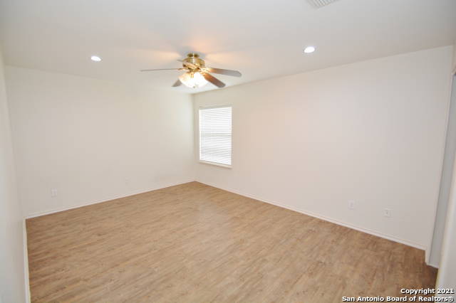 9102 Granberry Pass Universal City, TX 78148 - Photo 10 of 18