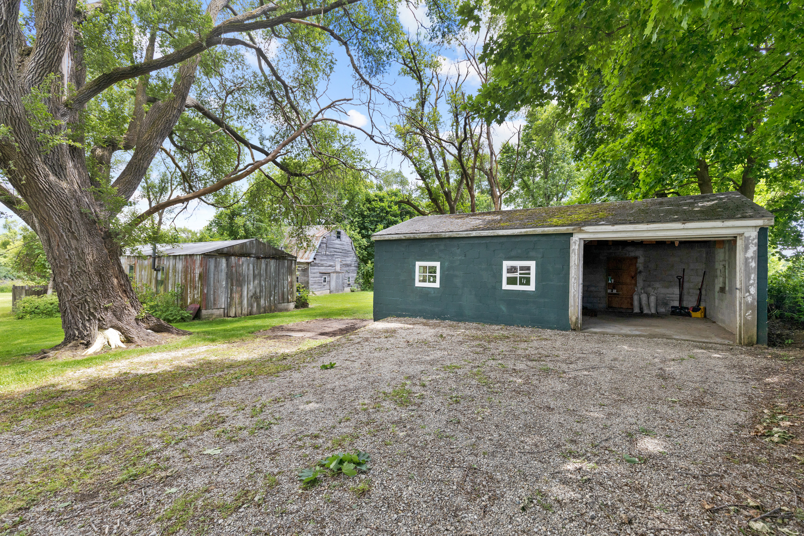 41W193 Russell Road Elgin, IL 60124 - Photo 21 of 29