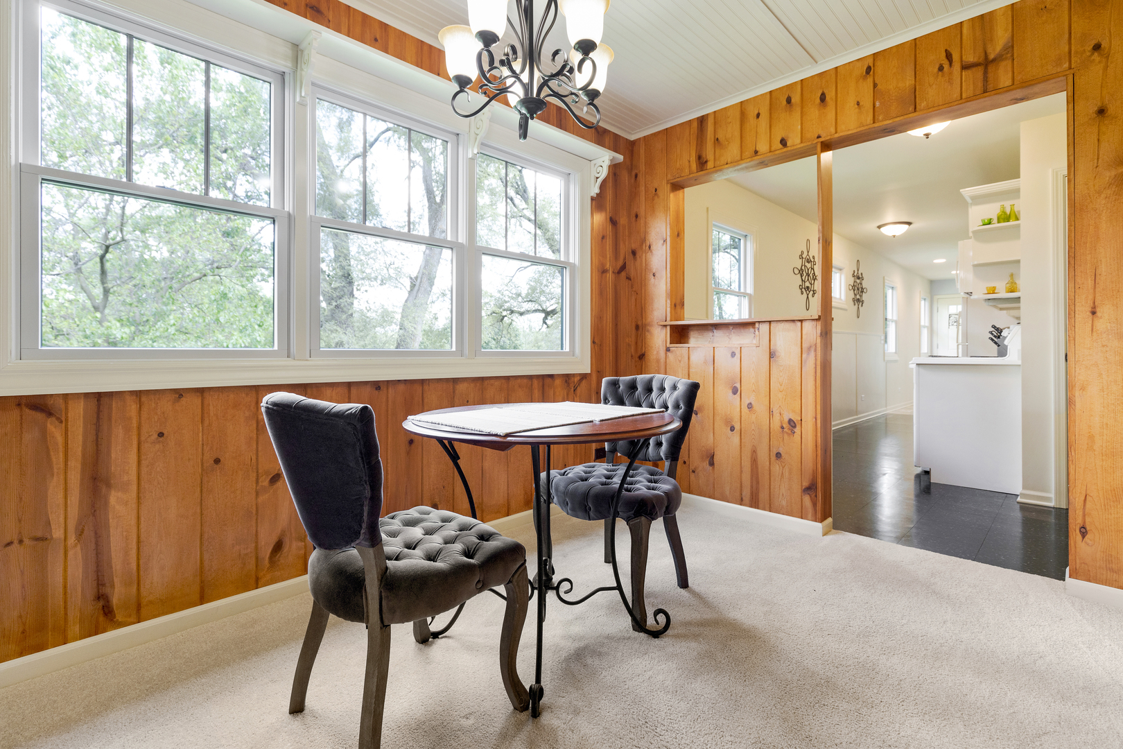 41W193 Russell Road Elgin, IL 60124 - Photo 8 of 29
