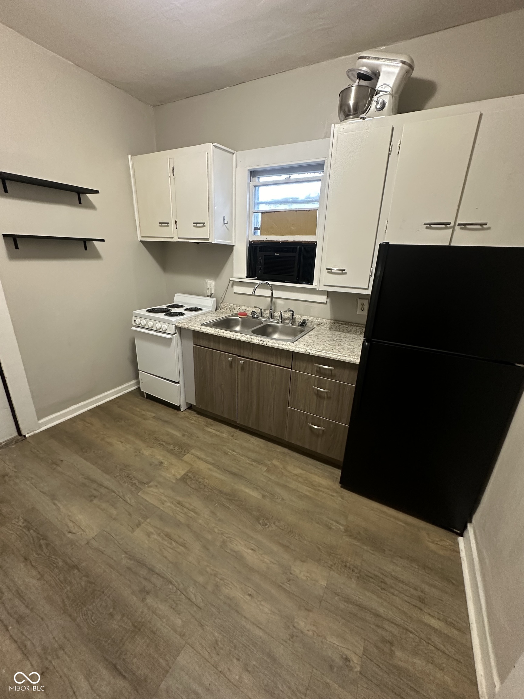 739 Maple Street Columbus, IN 47201 - Photo 9 of 24