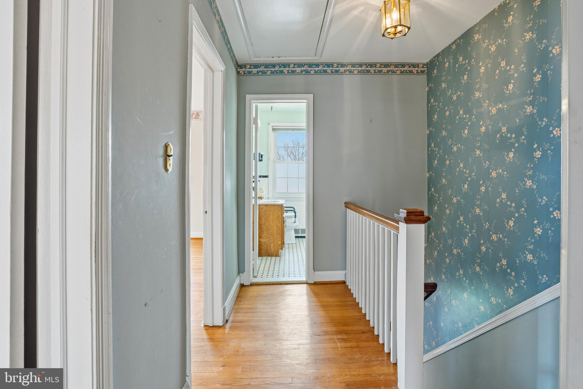 123 Glen Argyle Road Baltimore, MD 21212 - Photo 12 of 33 a view of a bathroom from a hallway