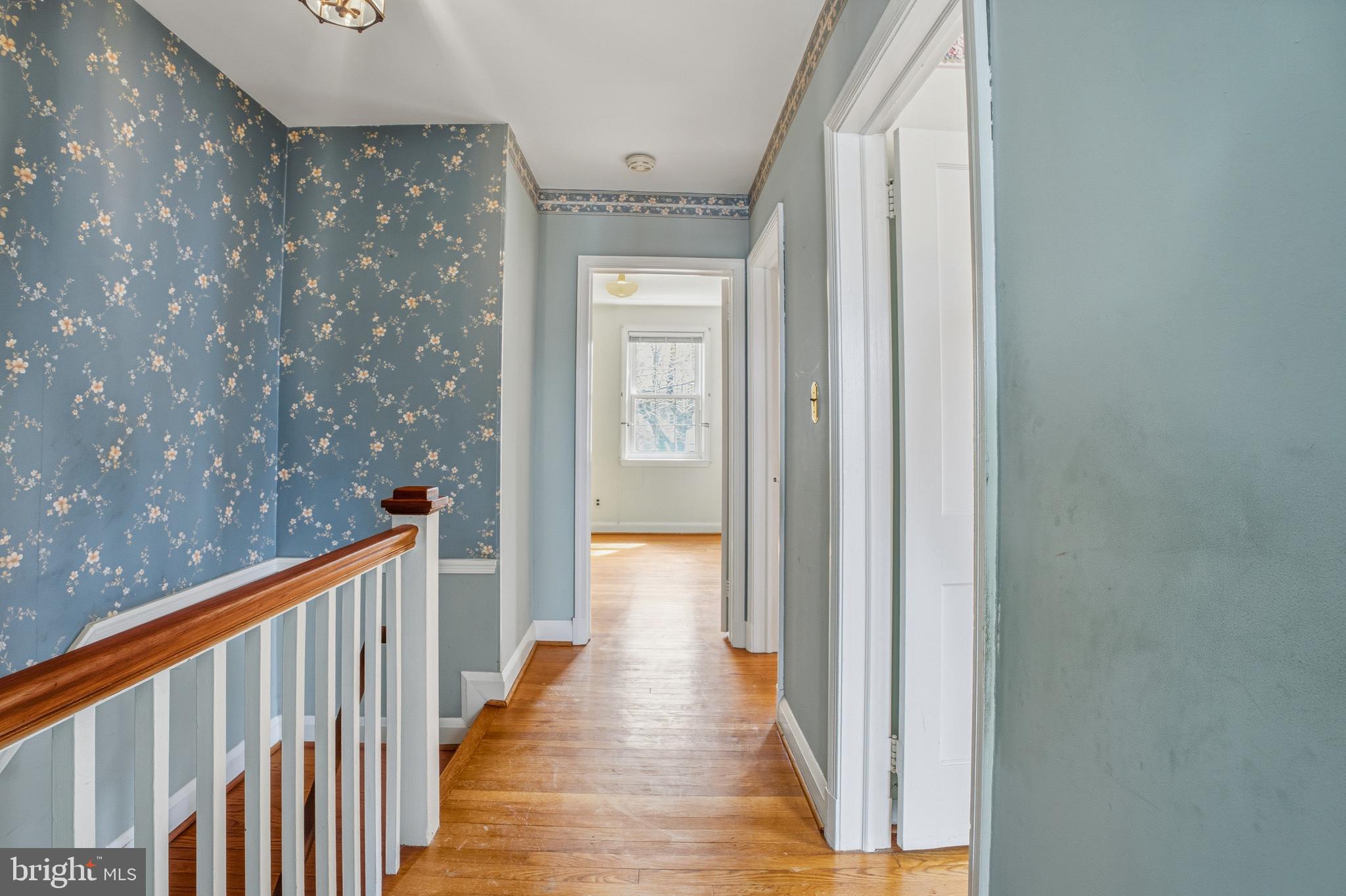 123 Glen Argyle Road Baltimore, MD 21212 - Photo 13 of 33 a view of a hallway with wooden floor