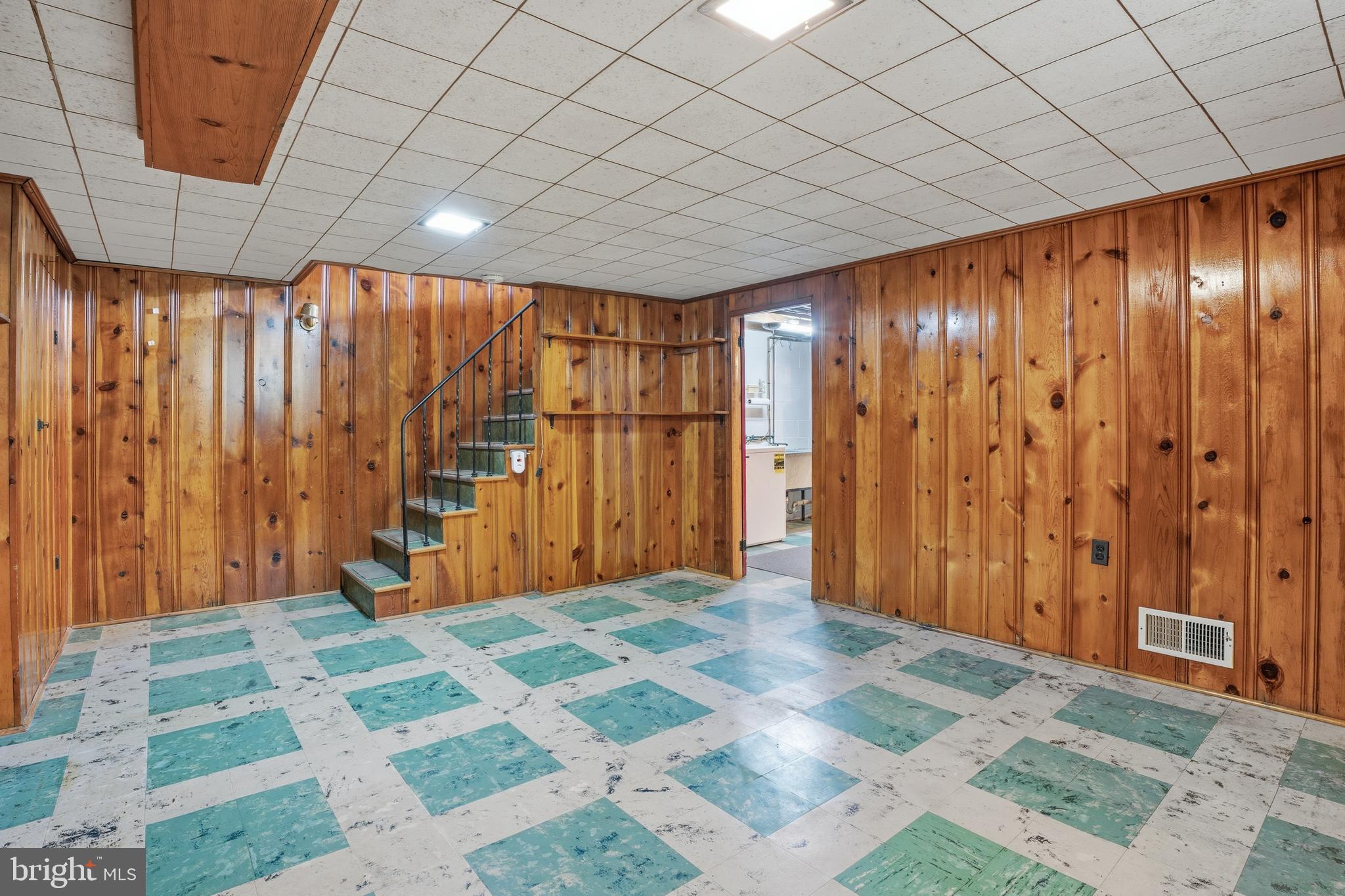 123 Glen Argyle Road Baltimore, MD 21212 - Photo 27 of 33 a view of a porch