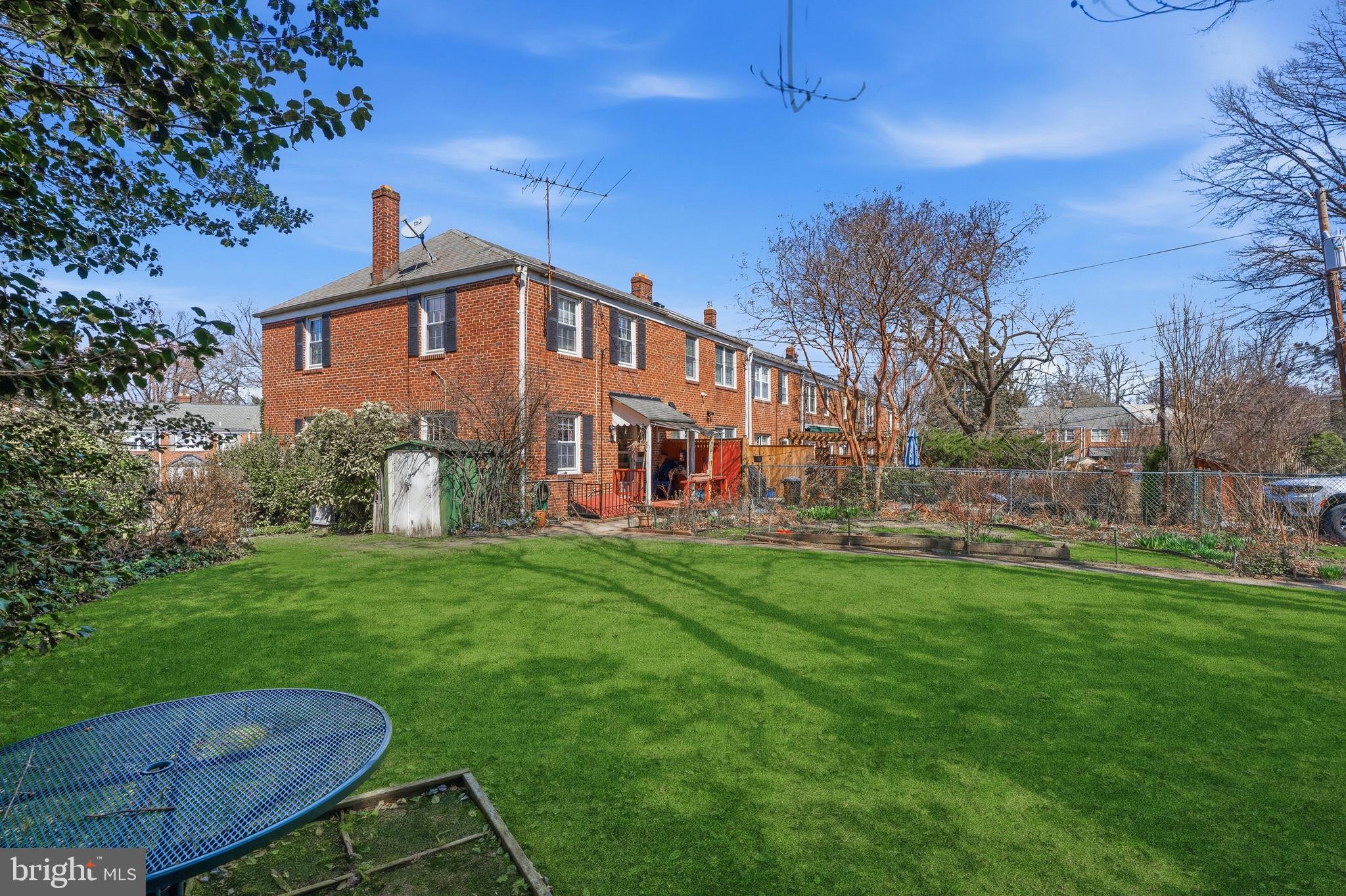 123 Glen Argyle Road Baltimore, MD 21212 - Photo 32 of 33 a view of a house with a backyard
