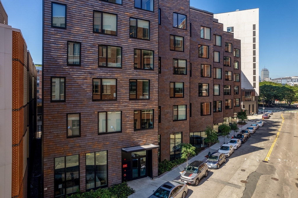 21-35 West 2nd Street, Unit 304 Boston, MA 02127 - Photo 8 of 13