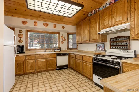 $549,900 | 696 Menlo Drive, Big Bear Lake, CA 92315