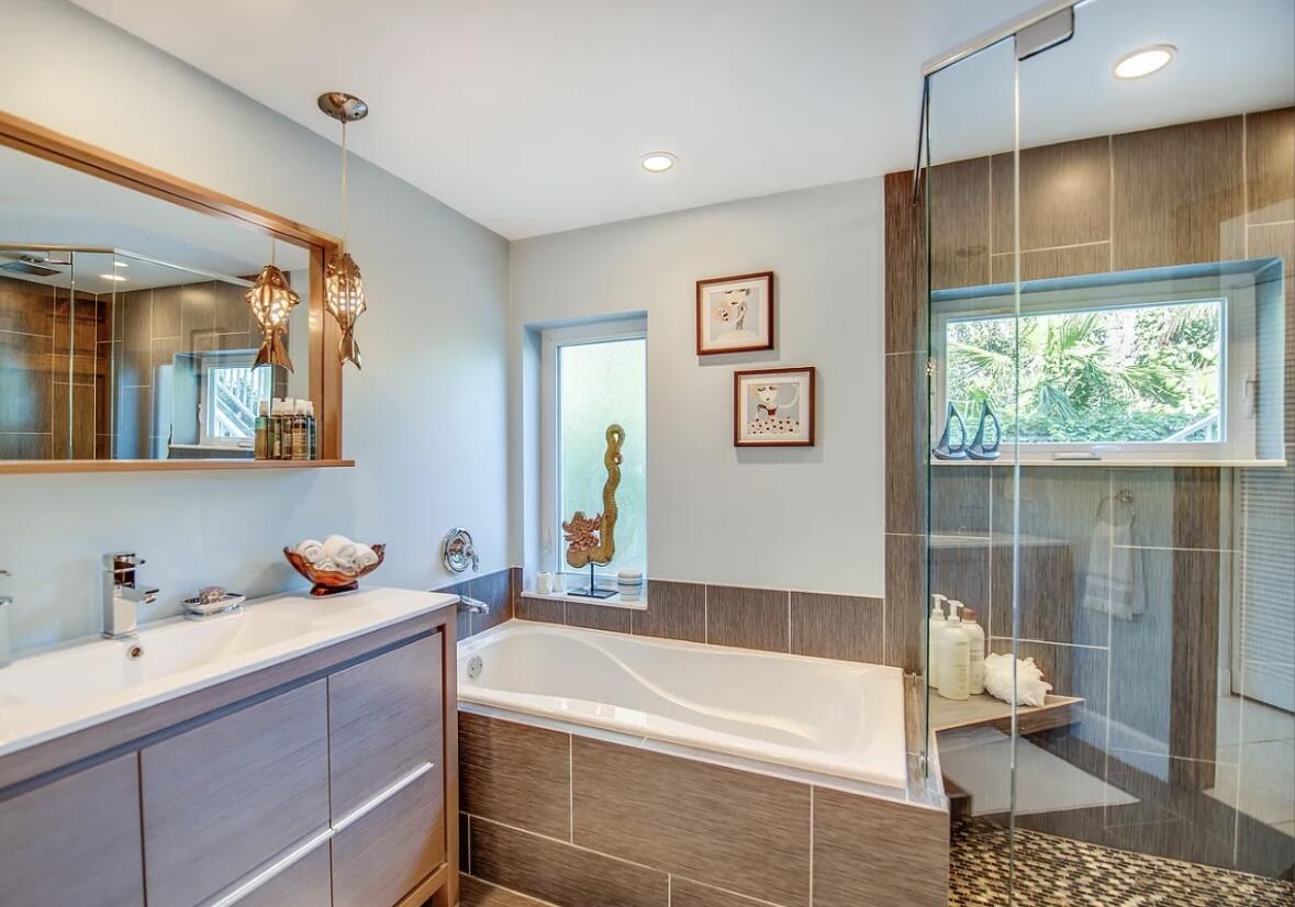 2635 Koehns Avenue Big Pine Key, FL 33043 - Photo 5 of 13 a bathroom with a tub sink and toilet