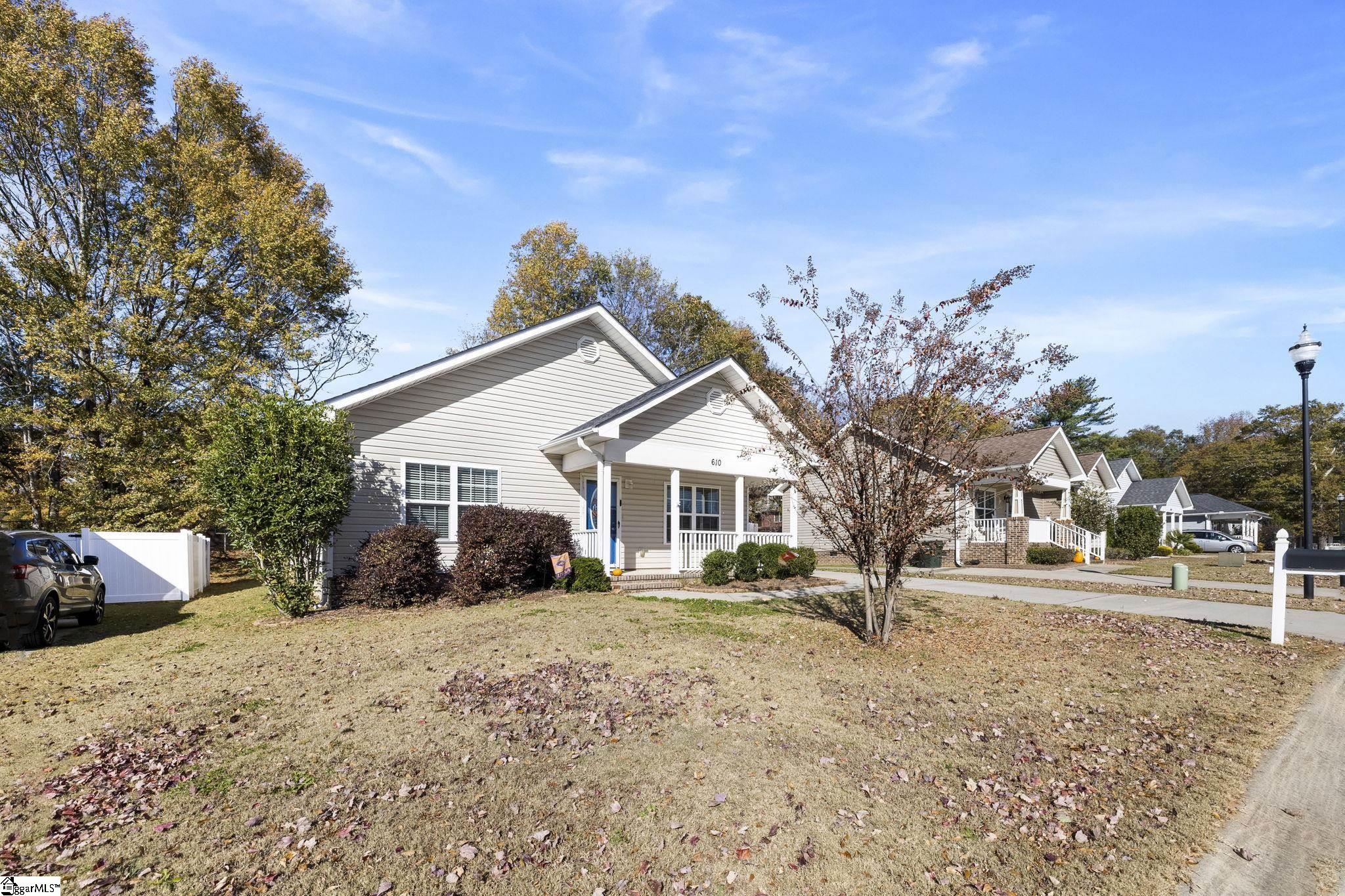 610 Ruddy Creek Circle Greer, SC 29651 - Photo 2 of 31
