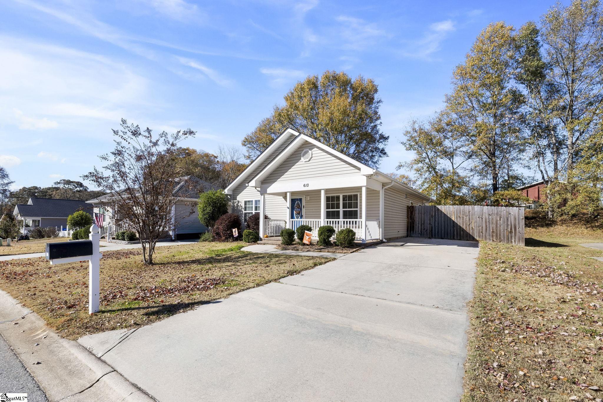 610 Ruddy Creek Circle Greer, SC 29651 - Photo 3 of 31