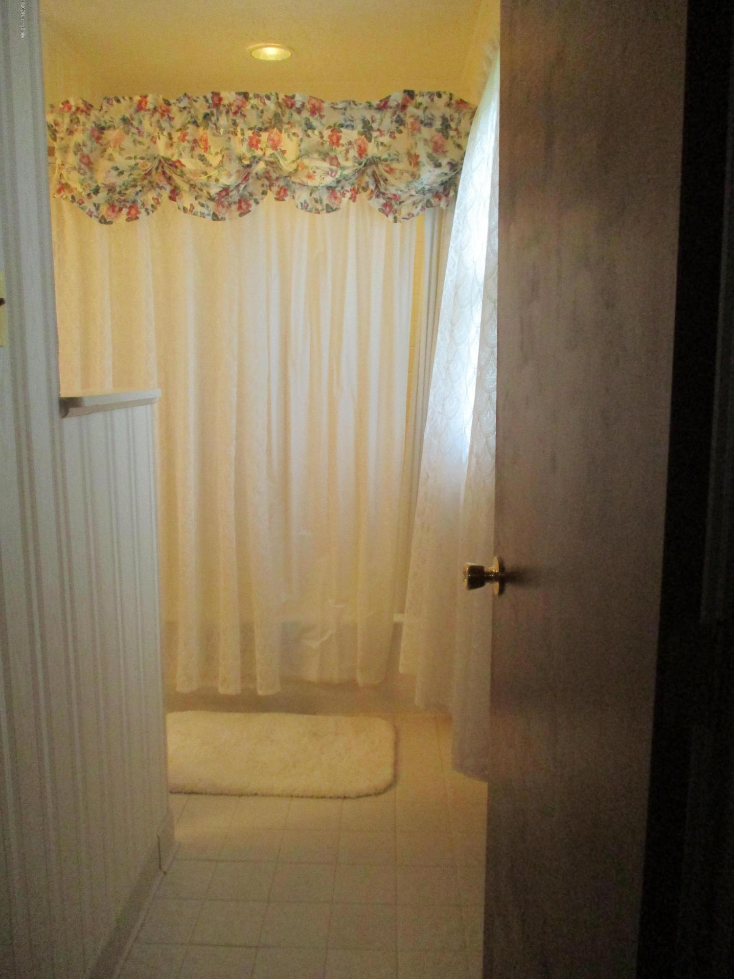 861 Castlerock Drive Shepherdsville, KY 40165 - Photo 22 of 31 Bath view from Master