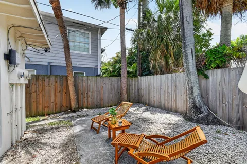 $2,040,000 | 4811 North Flagler Drive, West Palm Beach, FL 33407