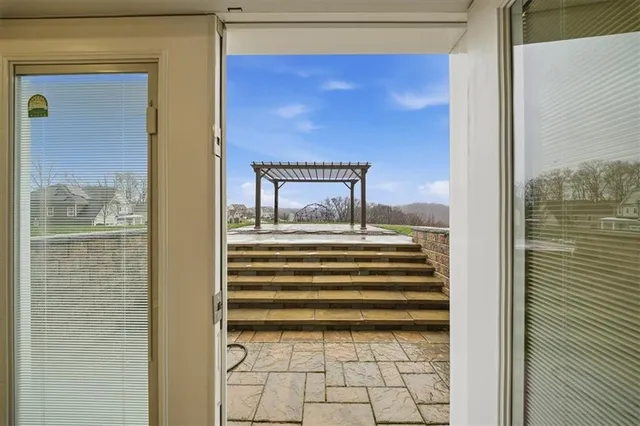 $850,000 | 286 Buckingham Drive, Pittsburgh, PA 15237