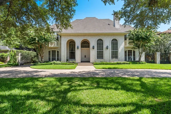 $2,100,000 | 5318 Valerie Street, Bellaire, TX 77401
