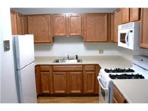 128-3 Mammoth Road, Unit 3 Hooksett, NH 03106 - Photo 2 of 3