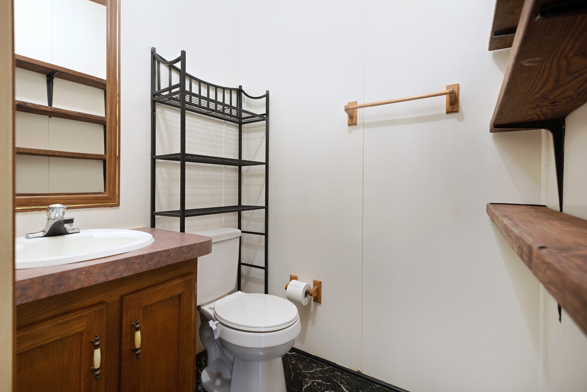 1886 Johnson Road Clarksville, TN 37043 - Photo 14 of 38 Gallery Image 14