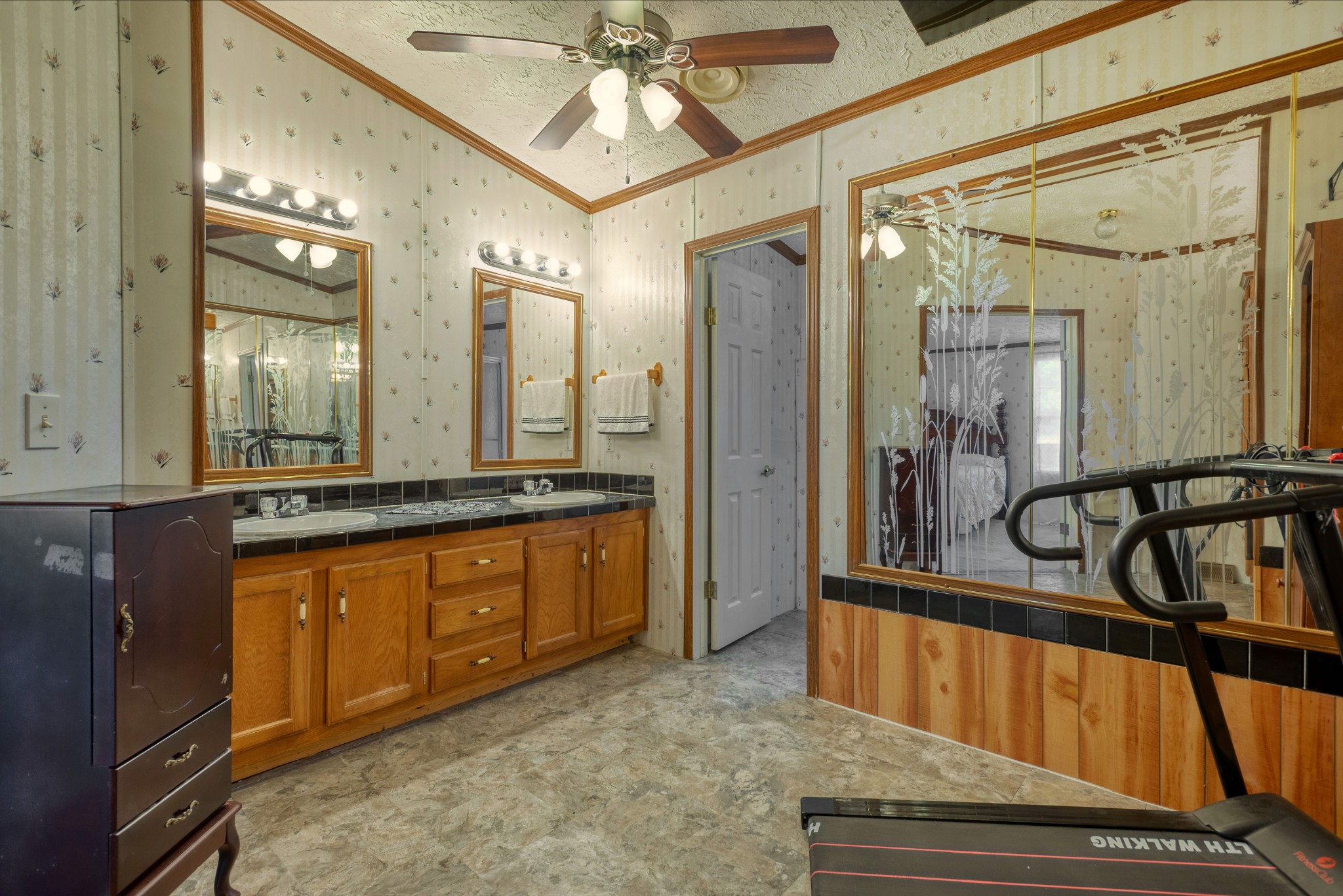 1886 Johnson Road Clarksville, TN 37043 - Photo 17 of 38 Gallery Image 17