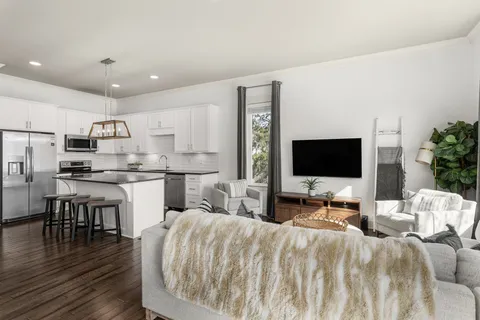 $695,000 | 1435 11th Avenue South, Nashville, TN 37203