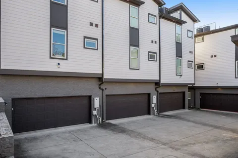 $695,000 | 1435 11th Avenue South, Nashville, TN 37203