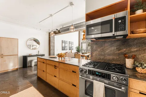 $1,649,000 | 510 South Hewitt Street, Unit 107, Los Angeles, CA 90013