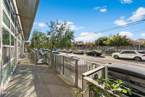 $1,649,000 | 510 South Hewitt Street, Unit 107, Los Angeles, CA 90013