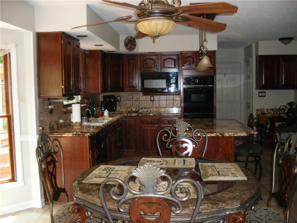585 McCombs Road Venetia, PA 15367 - Photo 12 of 25