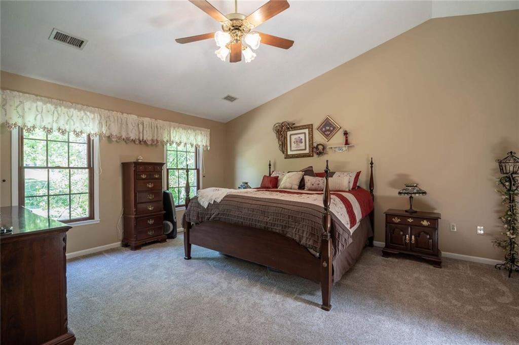 585 McCombs Road Venetia, PA 15367 - Photo 17 of 25
