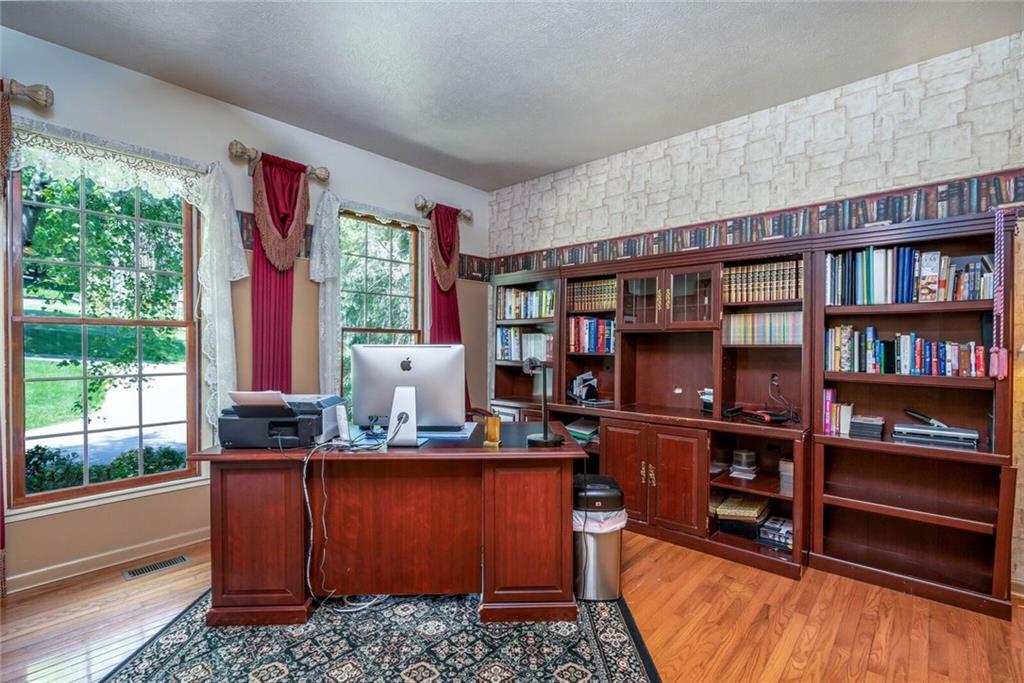 585 McCombs Road Venetia, PA 15367 - Photo 10 of 25