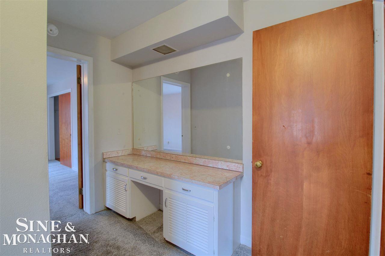 751 Harcourt Road Grosse Pointe, MI 48230 - Photo 15 of 27