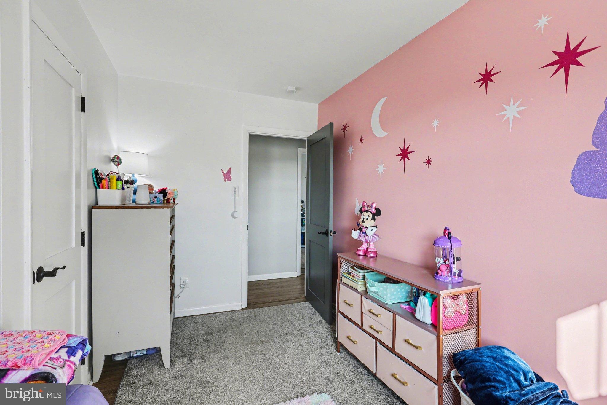2848 Kissel Hill Road Lancaster, PA 17601 - Photo 12 of 36 a living room with furniture